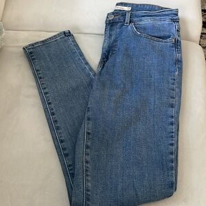 Levi’s 721 high rise skinny jeans women’s size 27 x 30